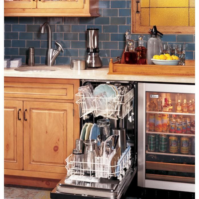 Monogram ZBD1800GSS Full Console Dishwasher