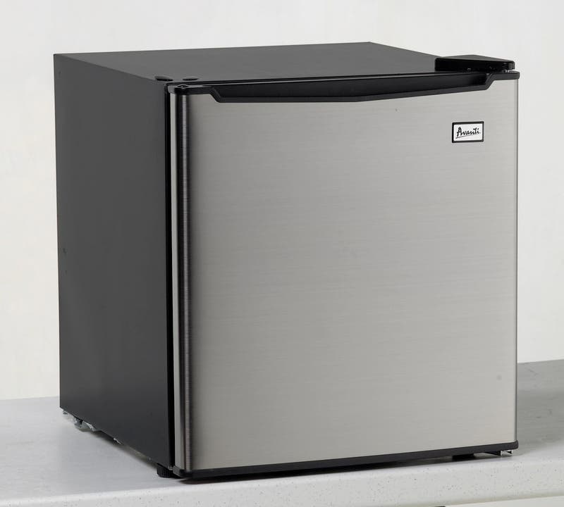 Avanti RM1722PS Platinum with Black Cabinet