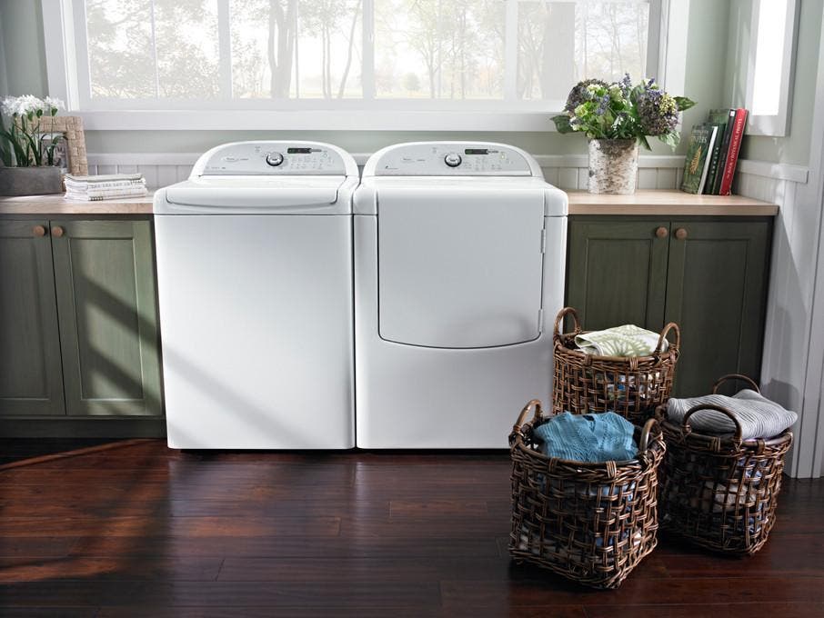 Whirlpool WED7300XW White