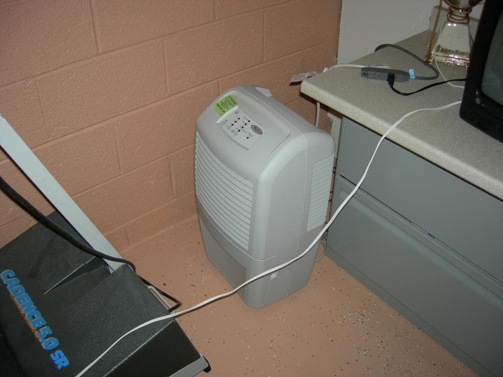 Whirlpool AD35USS 35 Pint Capacity Dehumidifier