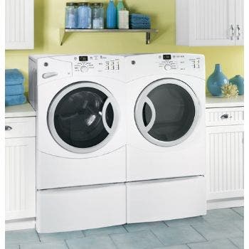 GE DCVH680GJWW White on White