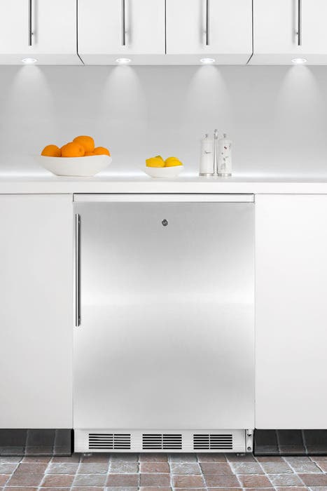 Summit SCFF55LSSHV Stainless Door with Vertical Thin Handle