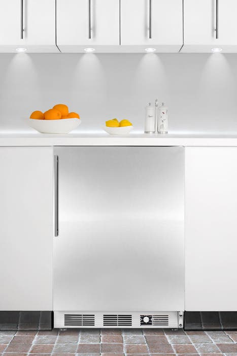 Summit SCFF55IMSSHV Stainless Door with Vertical Thin Handle