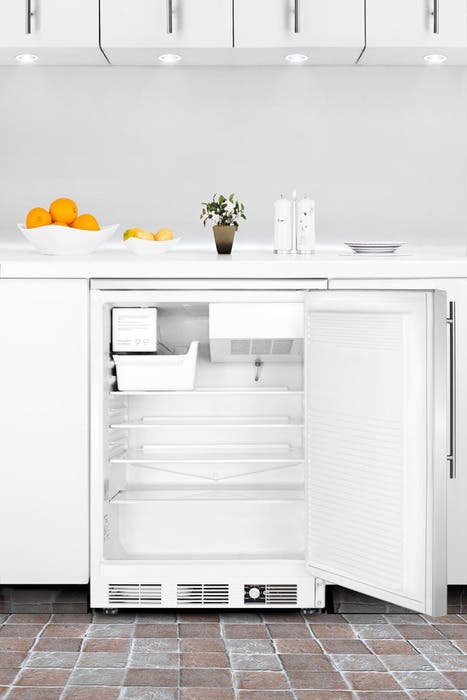 Summit SCFF55LIMSSHV Stainless Door with Vertical Thin Handle