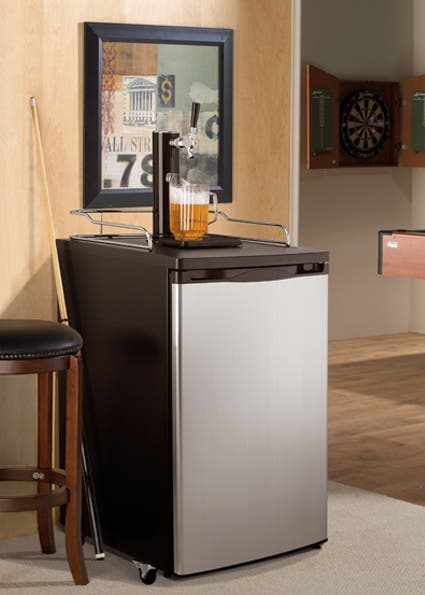 Danby DKC146SLDB 21" Freestanding Full Keg Beer Dispenser