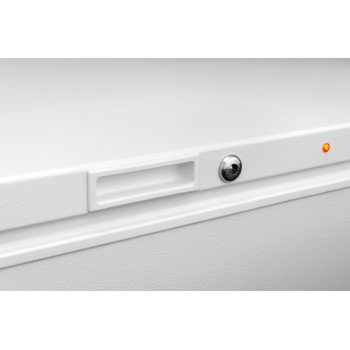 Frigidaire FFCH13M2MW White