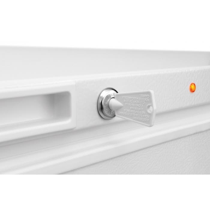 Frigidaire FFCH13M2MW White