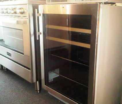 Liebherr RU500 24" Freestanding Beverage Center