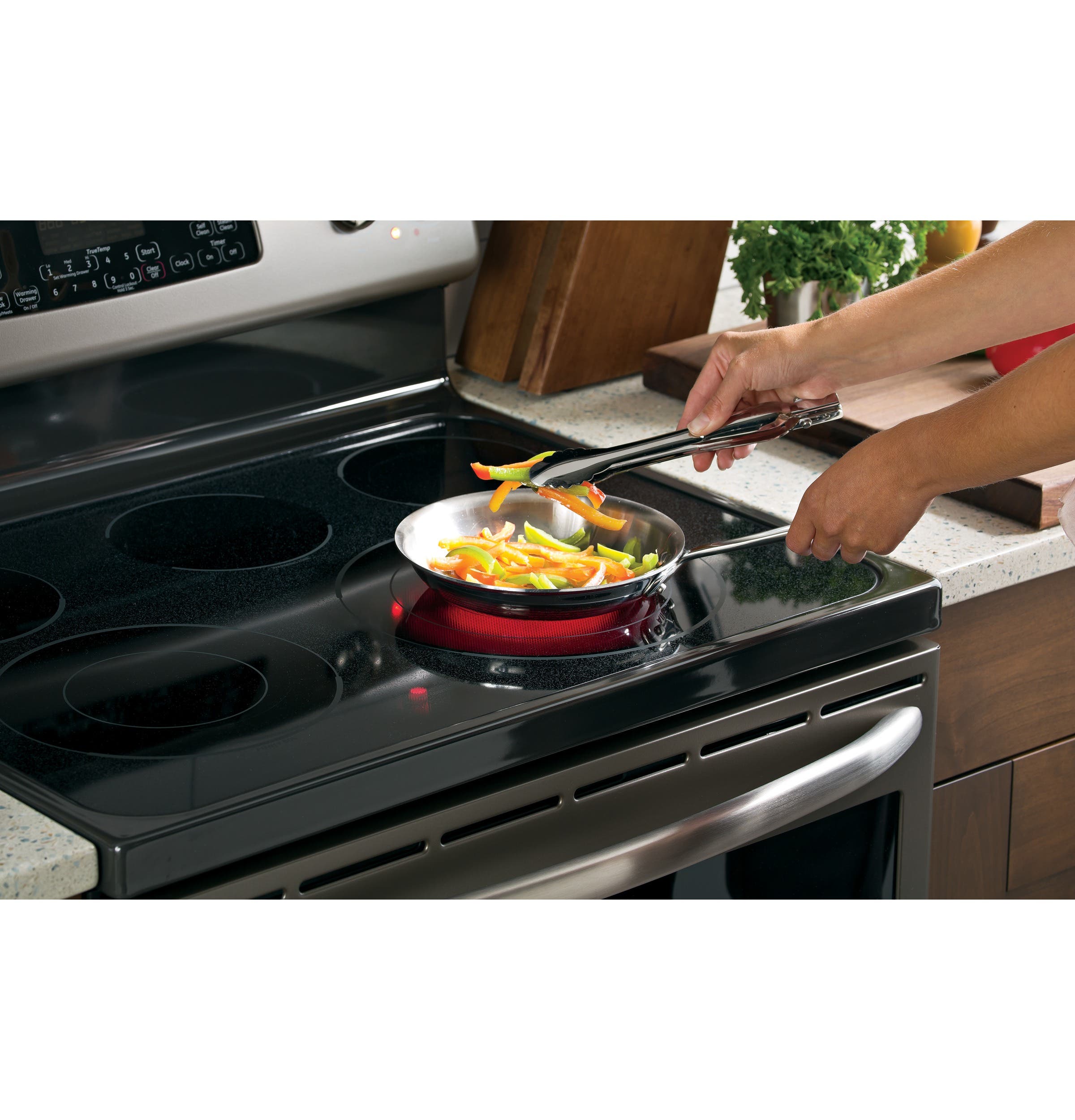 GE JB705EDES 30" Free-Standing Electric Range