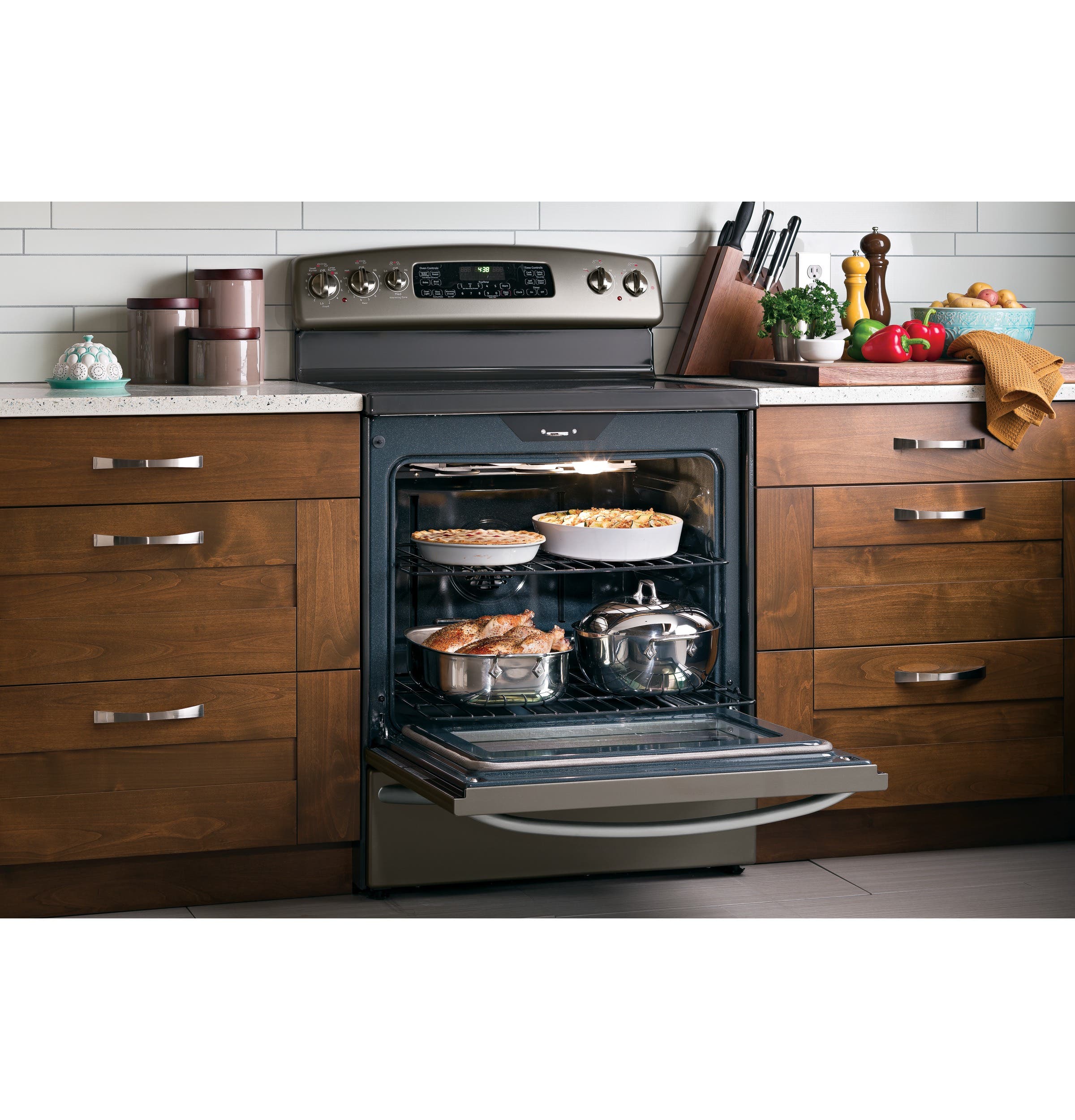 GE JB705EDES 30" Free-Standing Electric Range