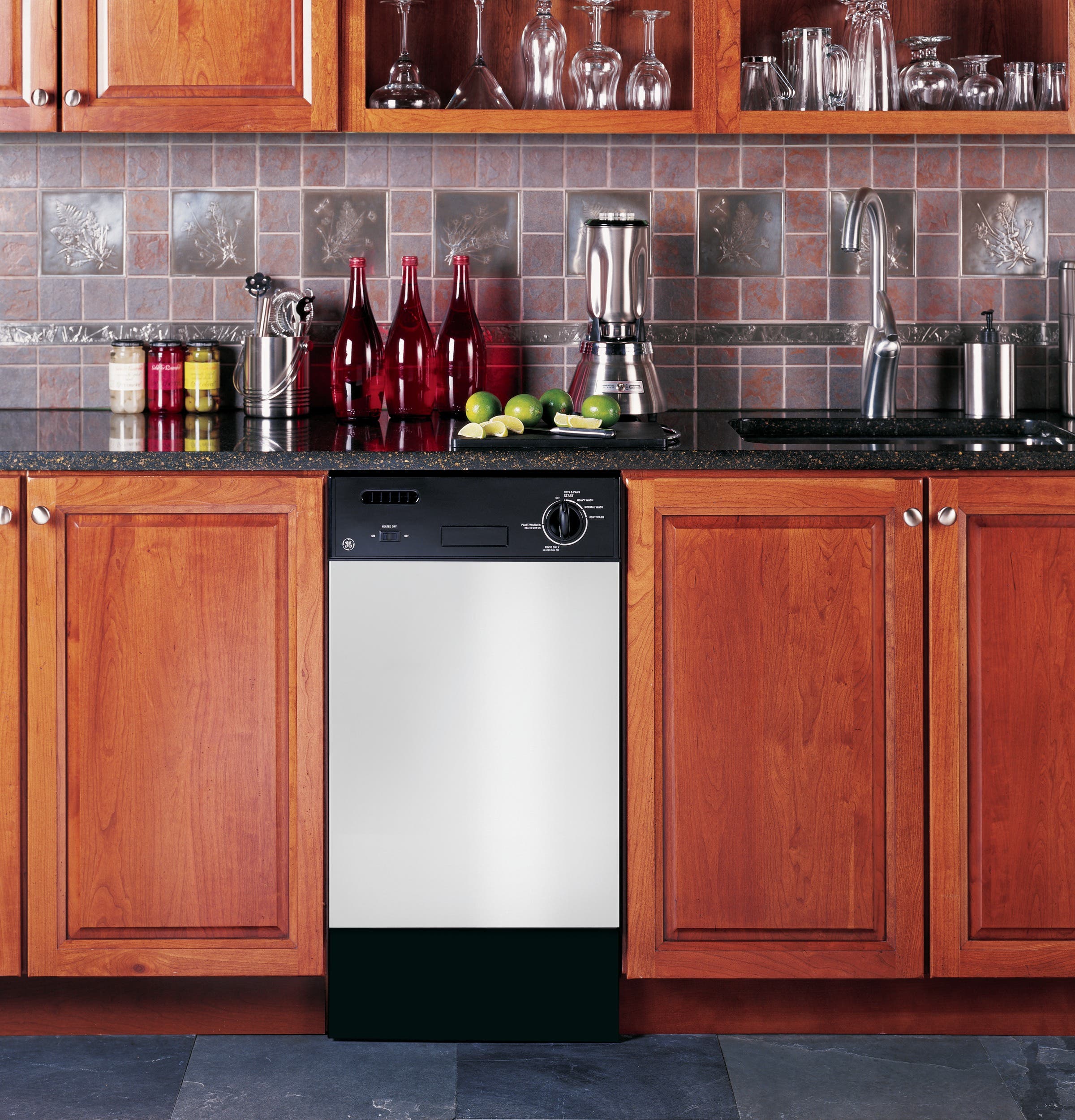 GE GSM1860FSS 18 Inch Full Console Dishwasher