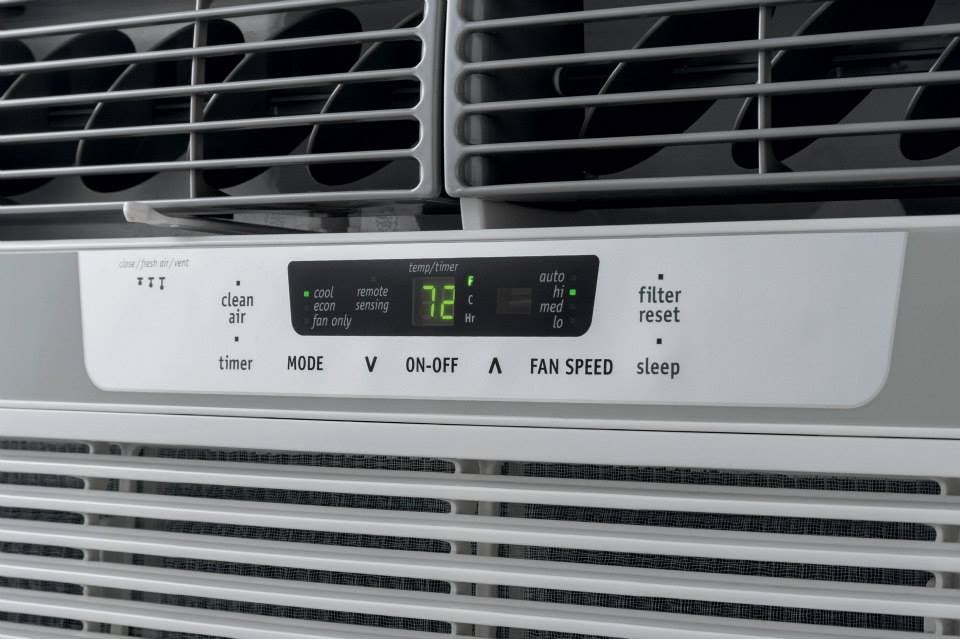 Frigidaire FFRE2233Q2 22,000 BTU Room Air Conditioner