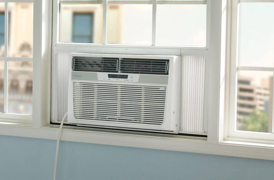 Frigidaire FFRH0822Q1 8,000 BTU Room Air Conditioner