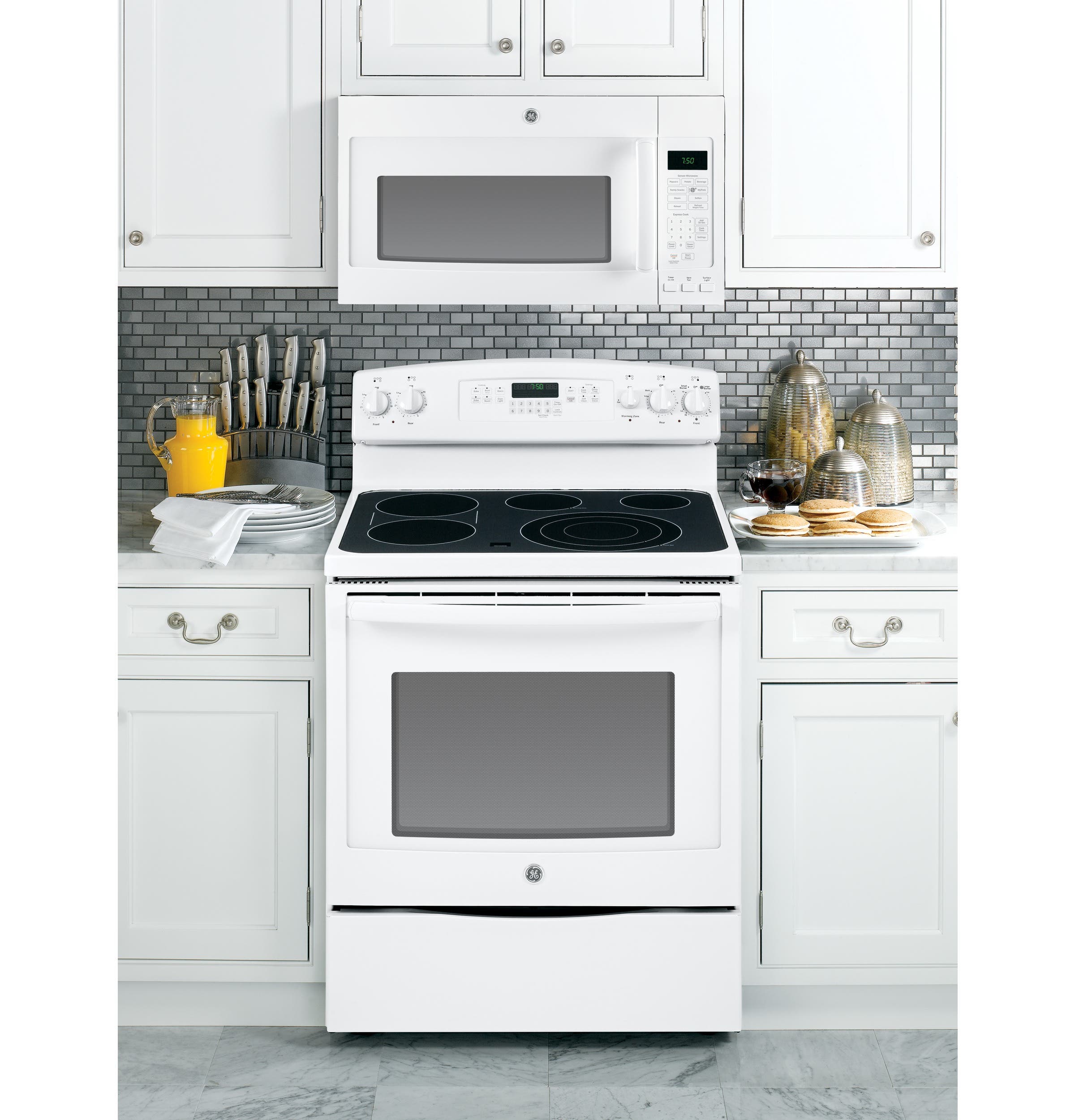 GE JB750DFWW White