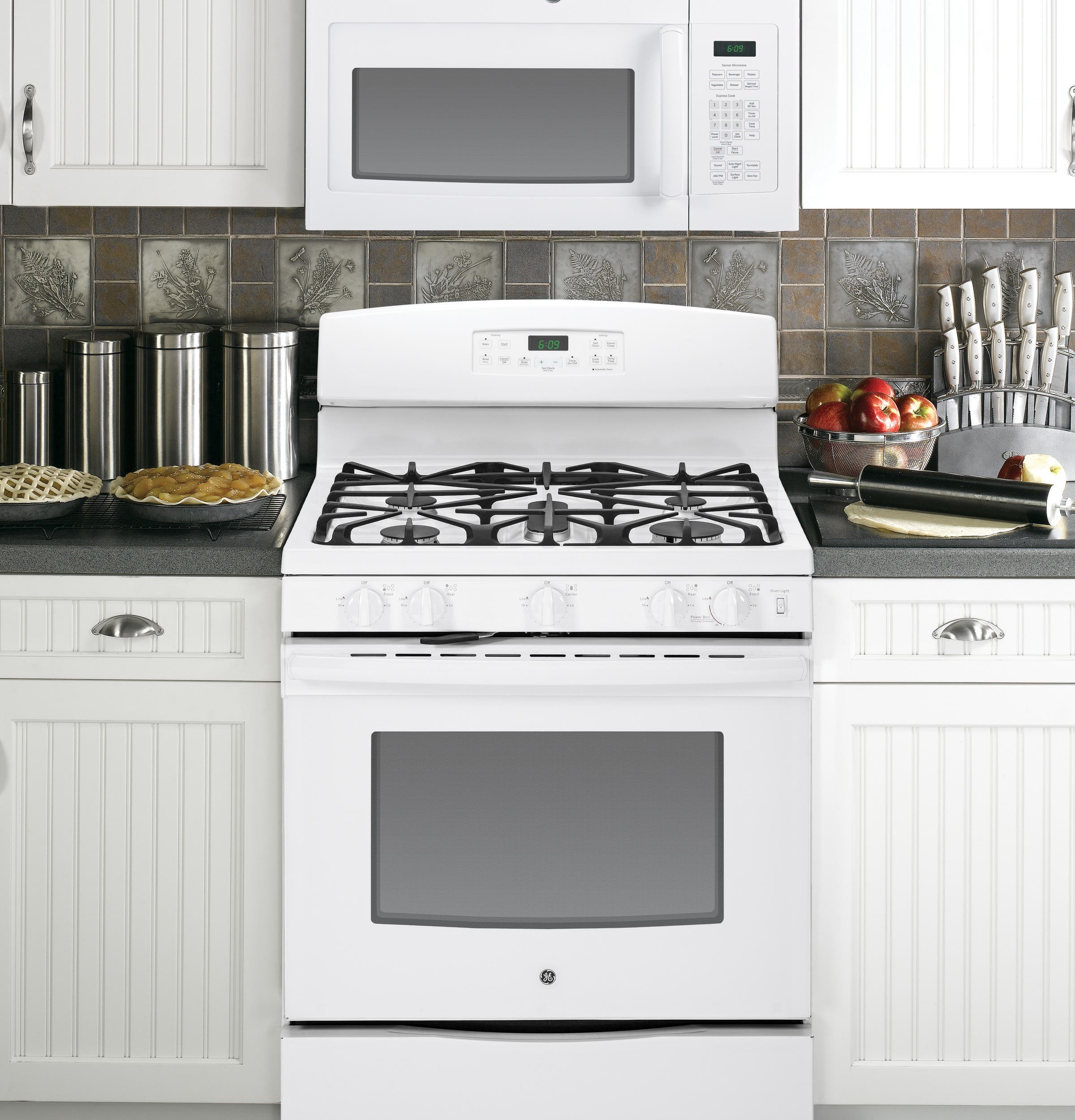 GE JGB690DEFWW White