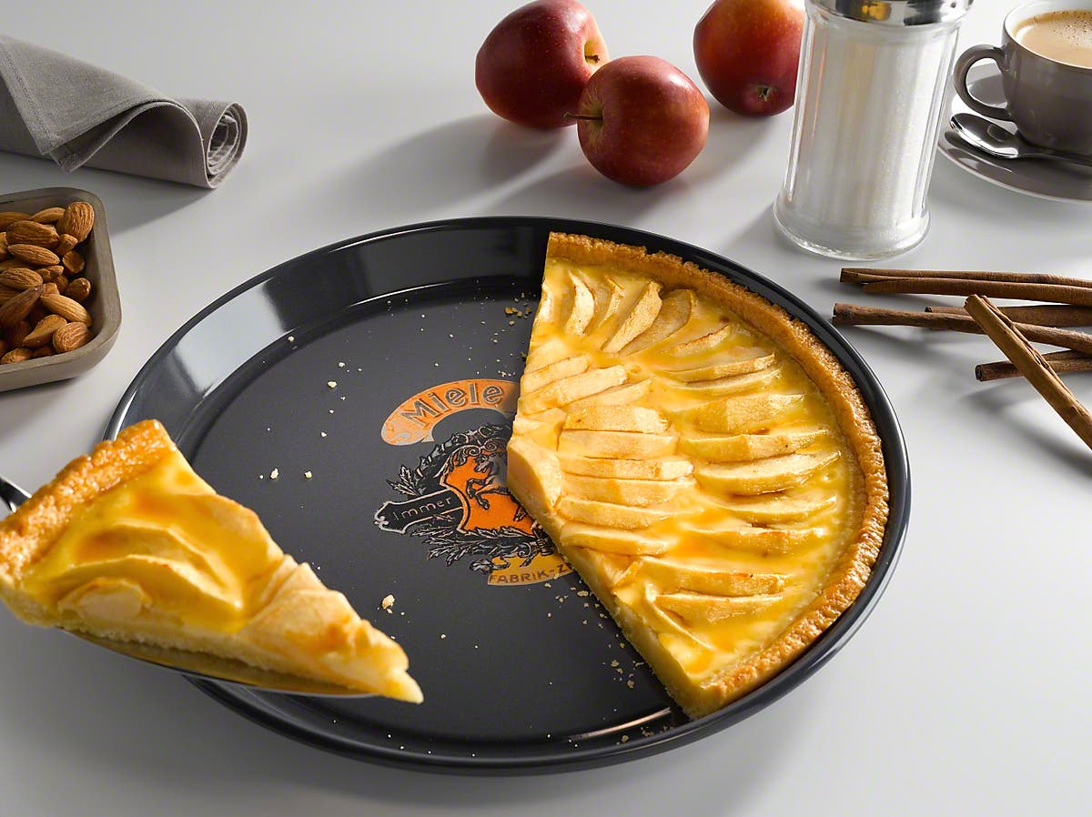 Miele 09520730 Round Baking Tray with Miele Logo