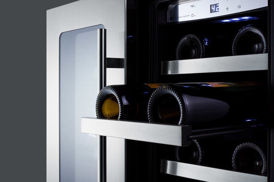 Summit CL241WBV 24" Beverage Center