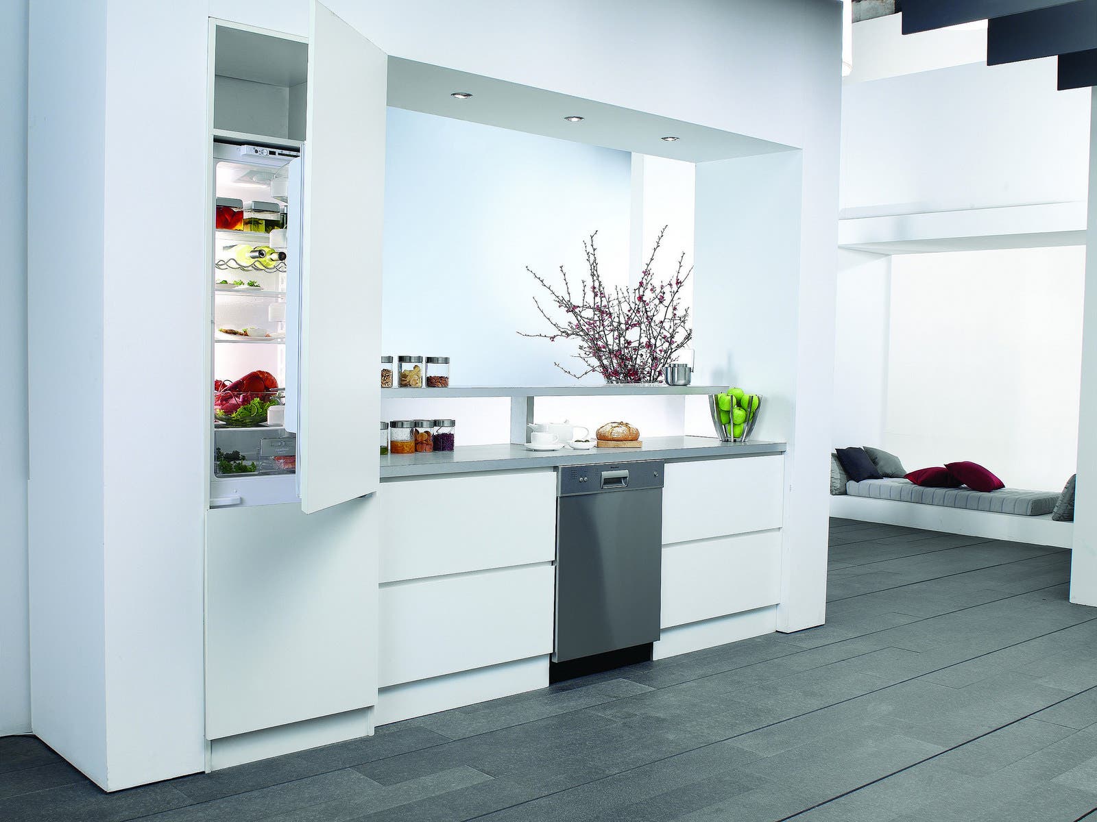 Blomberg BRFB1050FFBIN 22 Inch Built-in Bottom-Freezer Refrigerator