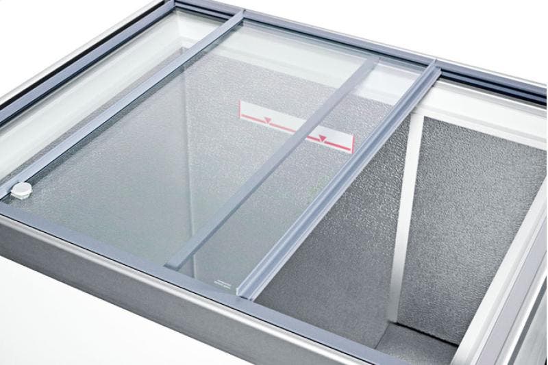 Summit SCF632DT White