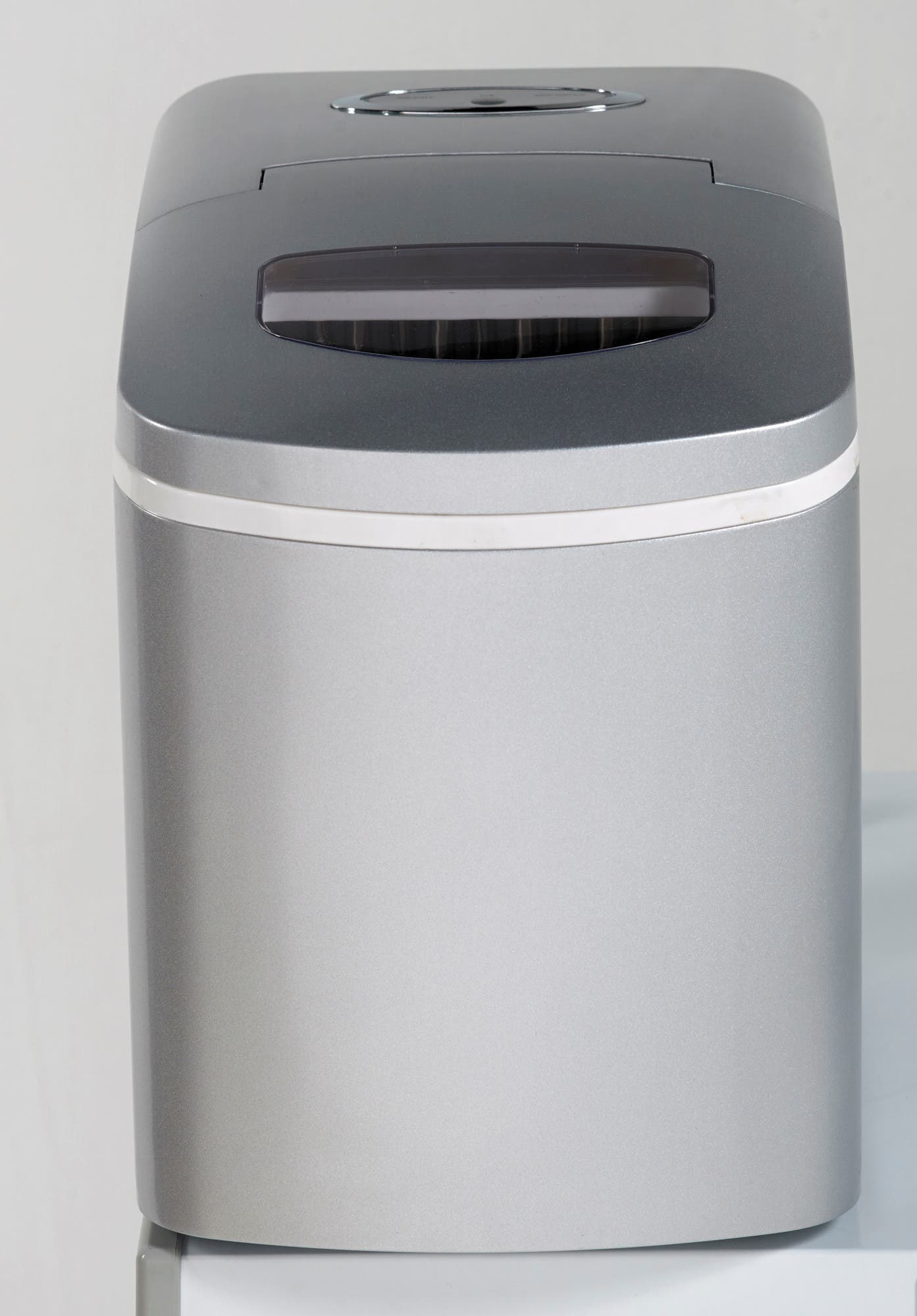 Avanti IM12CIS 10 Inch Portable Countertop Ice Maker