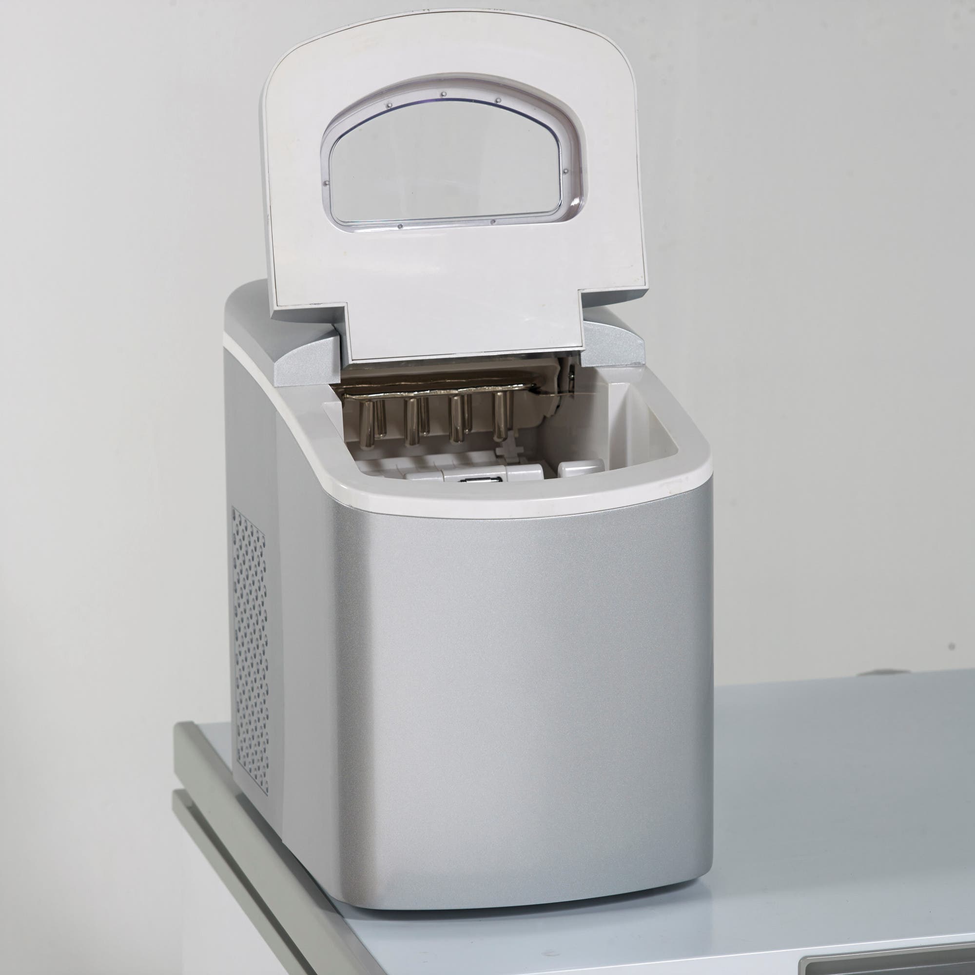 Avanti IM12CIS 10 Inch Portable Countertop Ice Maker