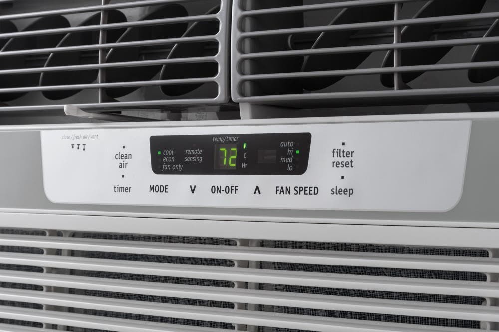 Frigidaire FFRA2822R2 White