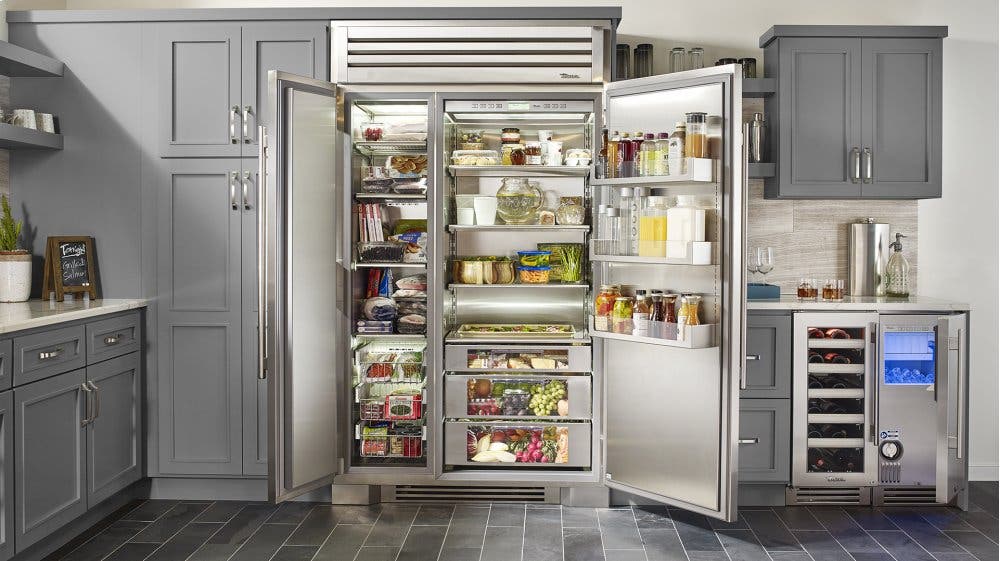 True Residential TR48SBSSSB Stainless Steel, Solid Stainless Steel Door