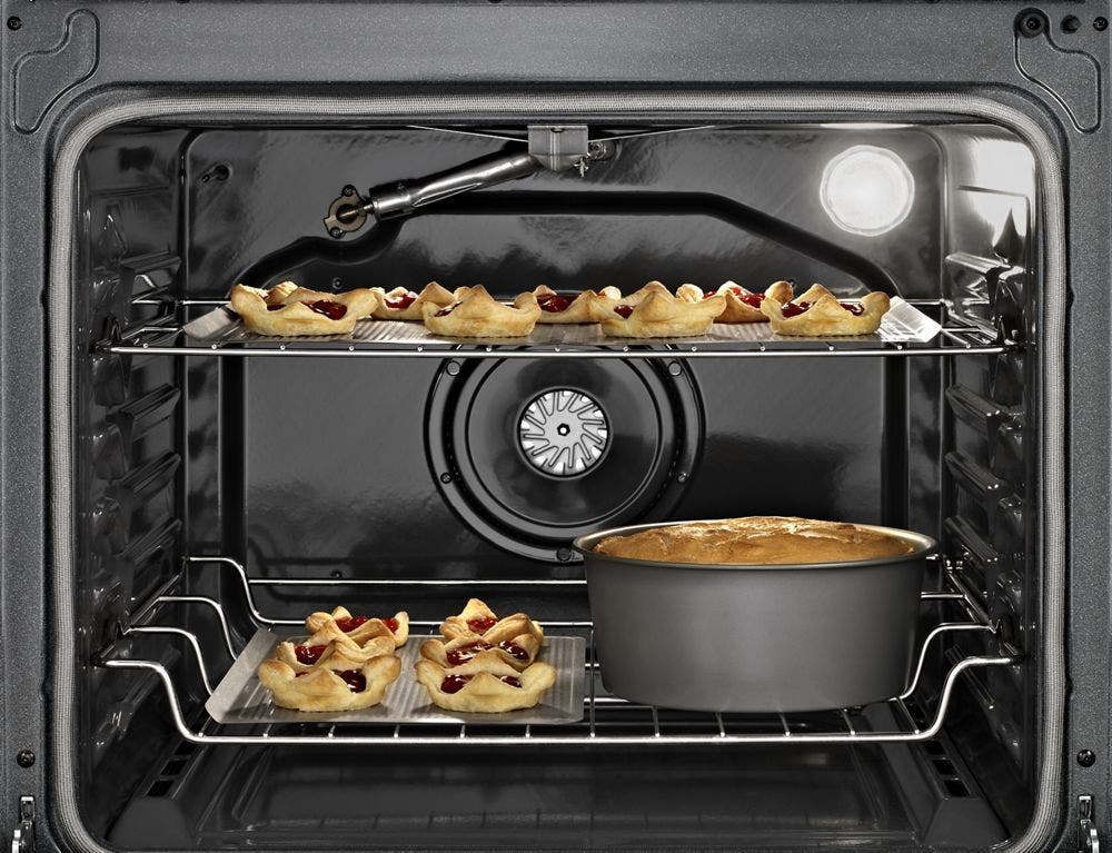 Whirlpool WFG540H0ES Black on Stainless Steel