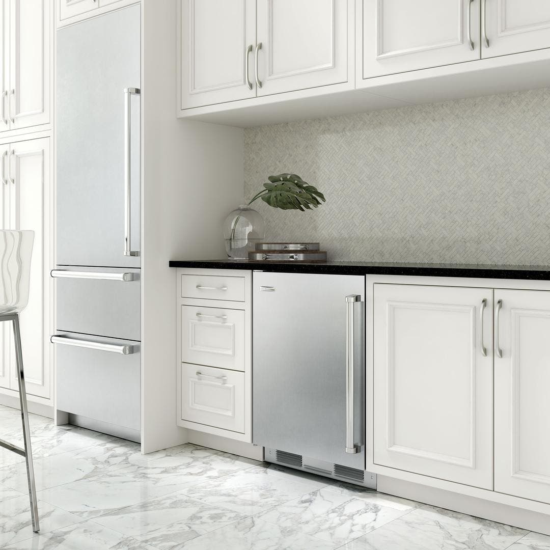 Sub Zero UC24CILH Panel Ready with Ice Maker, Left Hinge