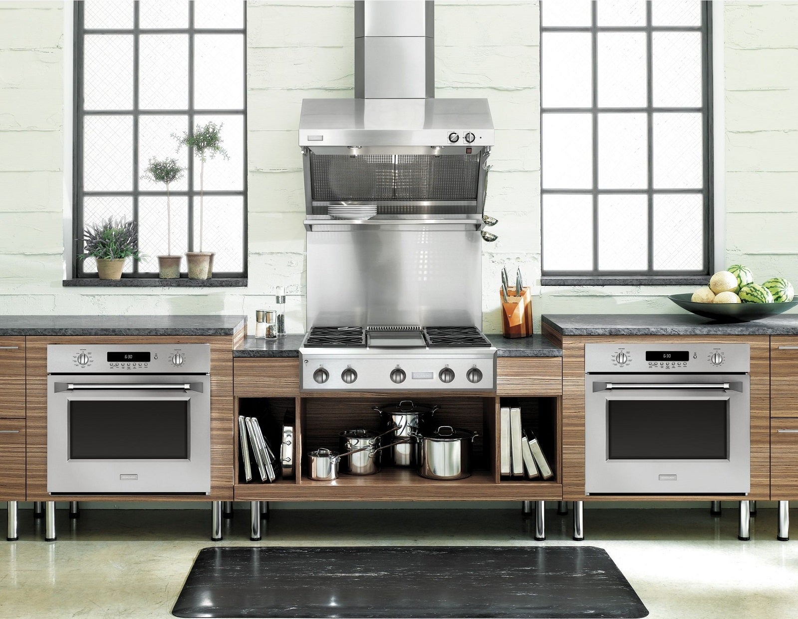 Monogram Professional Electronic Convection Wall Oven