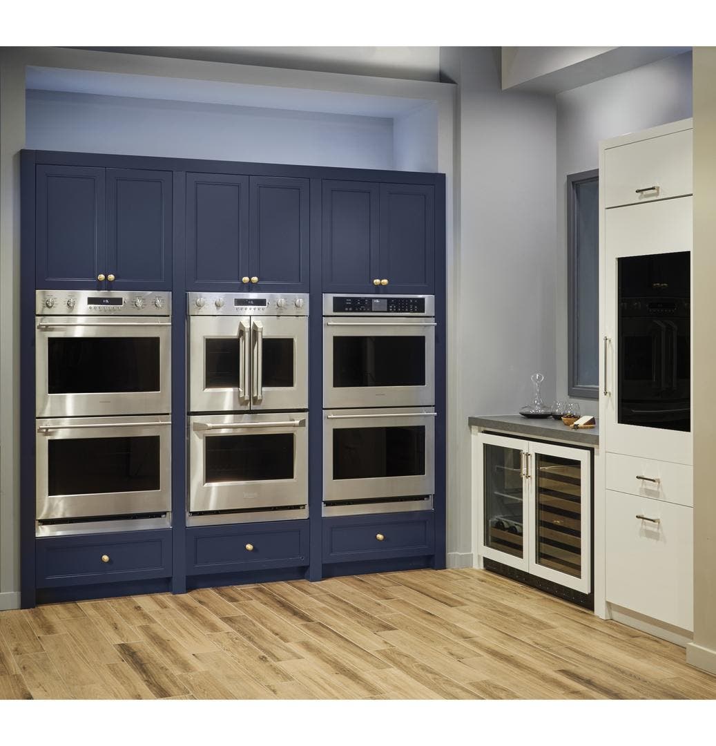 Monogram ZIK30GNNII Panel Ready, Glass Door