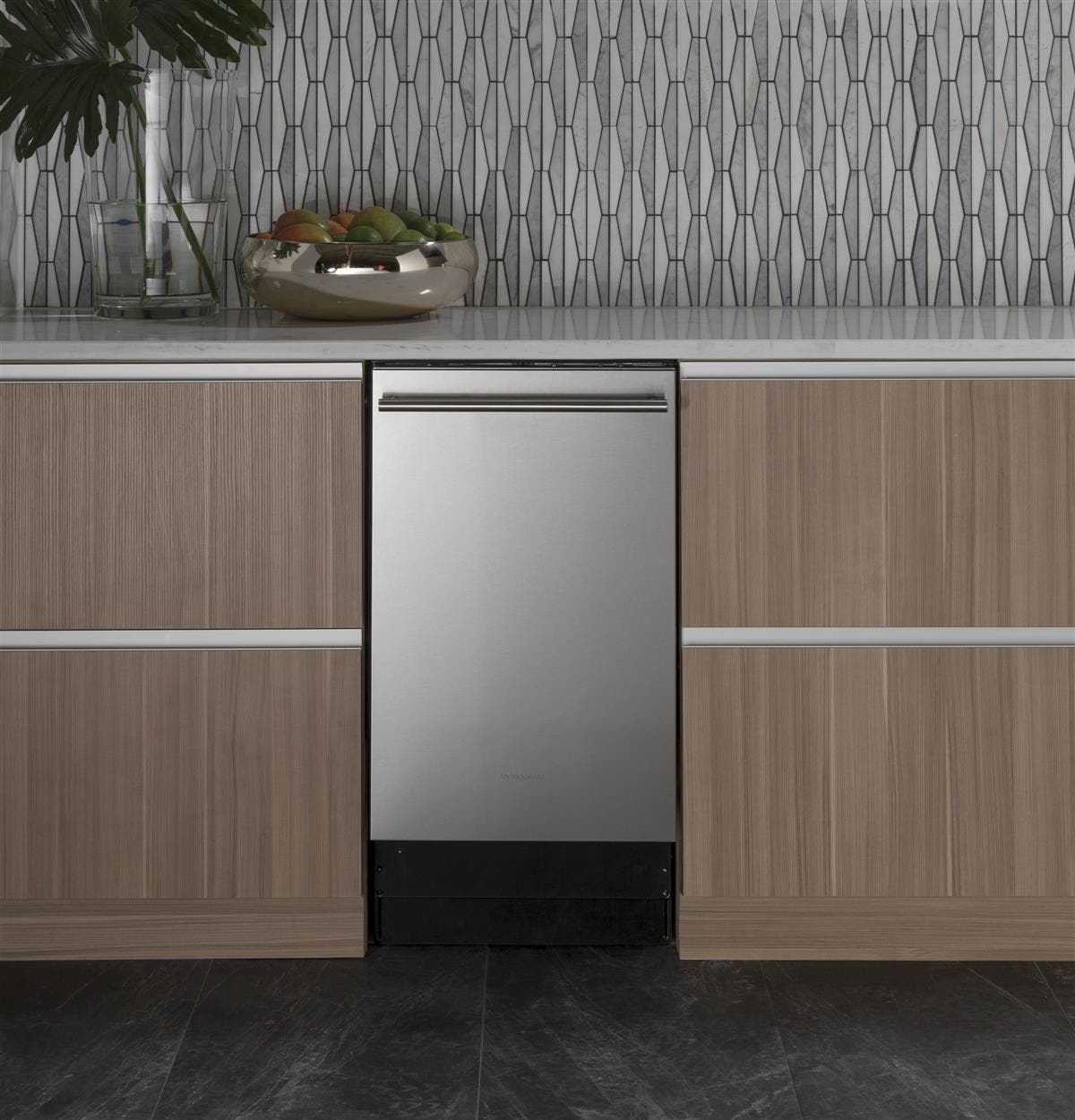 Monogram ZDT165SSLSS Stainless Steel