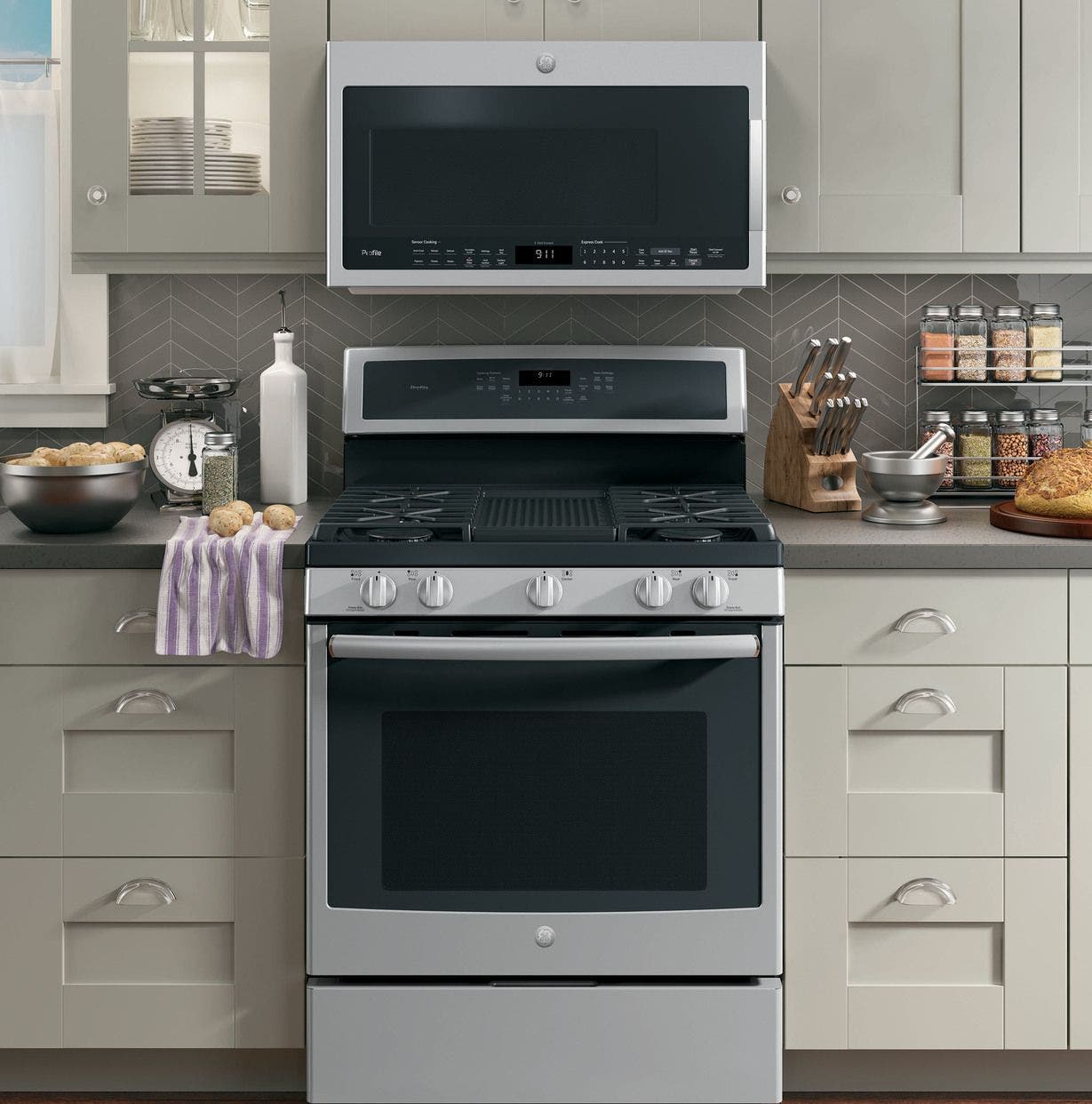 GE PGB911SEJSS Stainless Steel with Gray