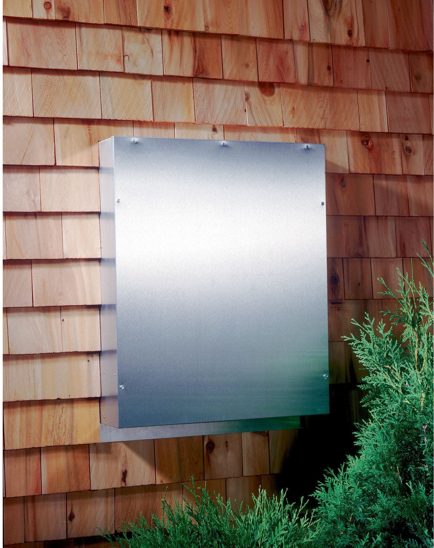 Broan 331H Stainless Steel with 600 CFM