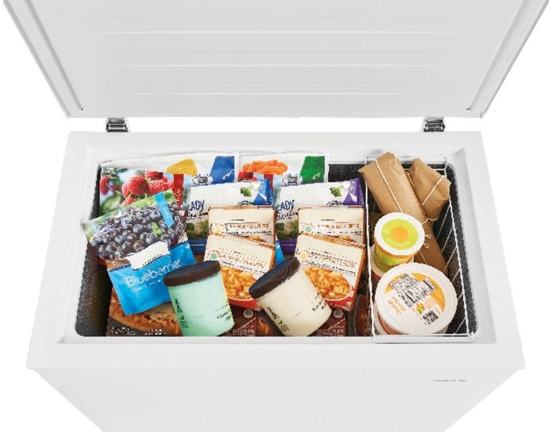 Frigidaire FFFC07M2UW 7.2 Cu. Ft.