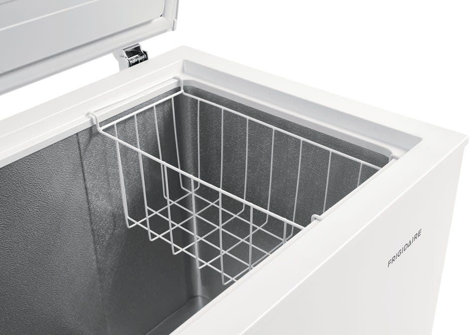 Frigidaire FFFC07M2UW 7.2 Cu. Ft.