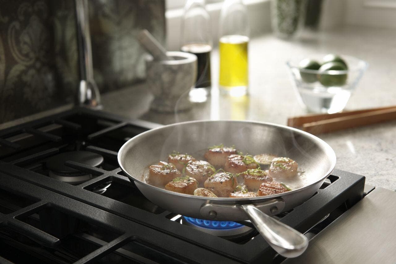 Jenn Air JGCP436WP Stainless Steel with Pro Style, Natural Gas
