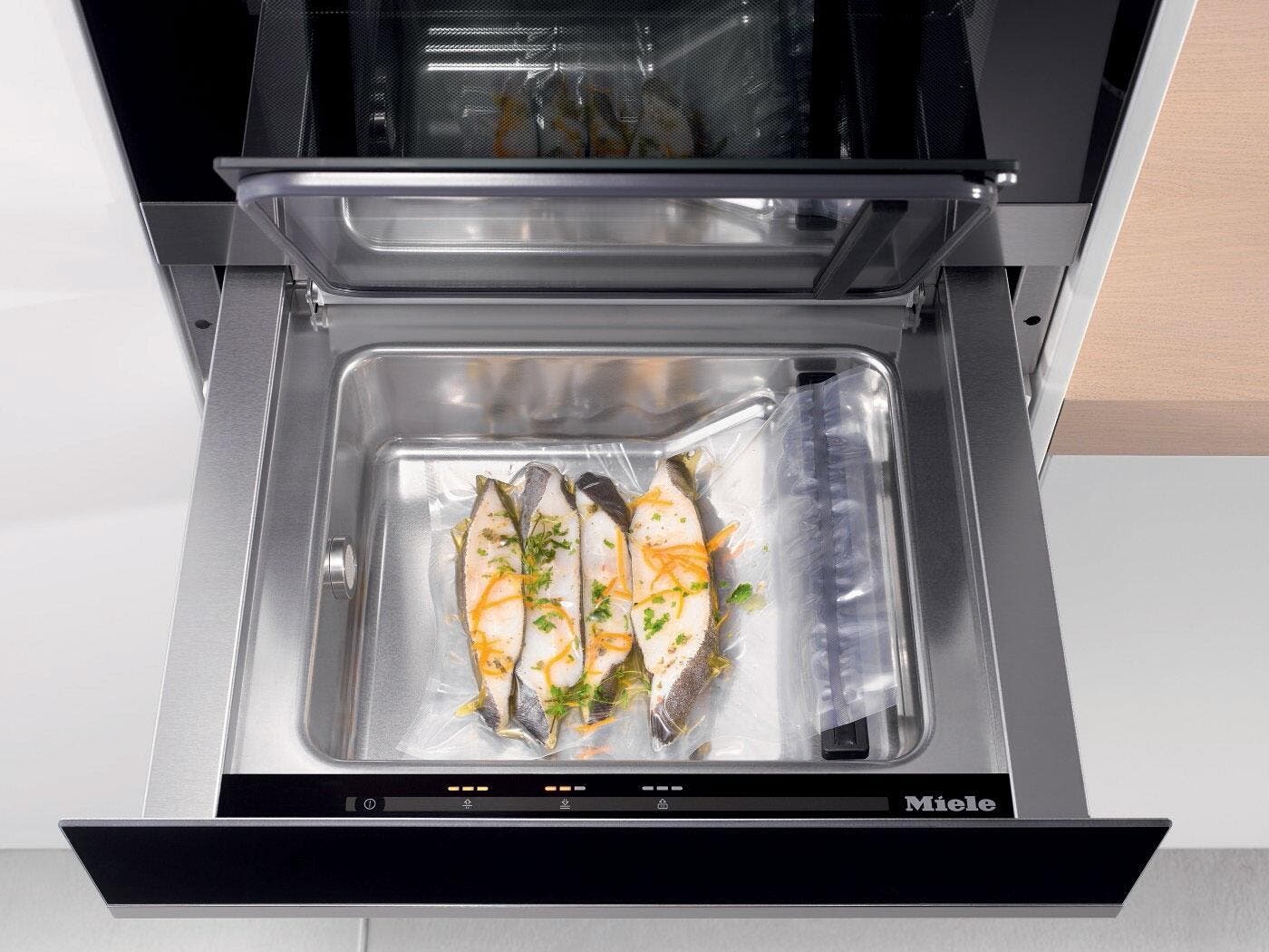 Miele EVS6114 Clean Touch Steel