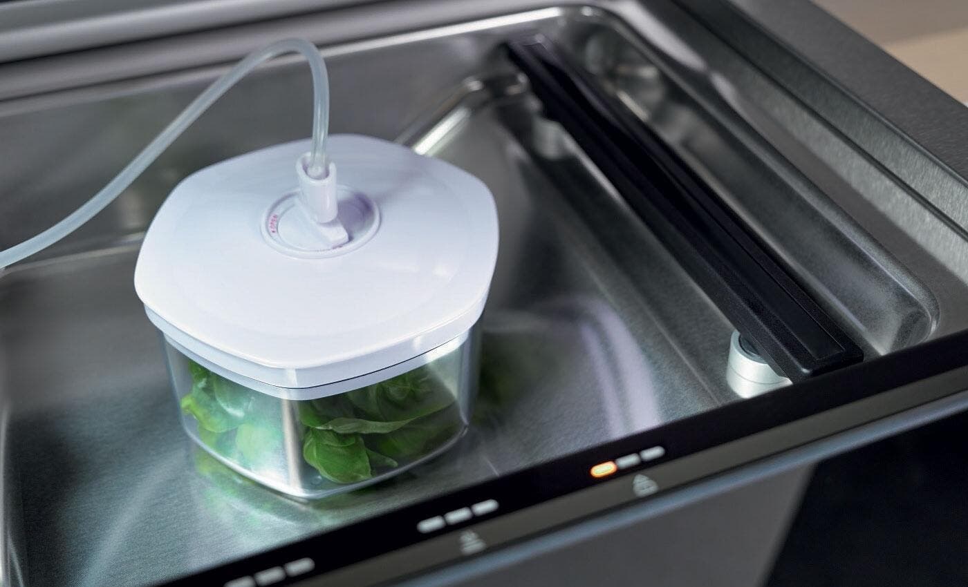 Miele EVS6114 Clean Touch Steel