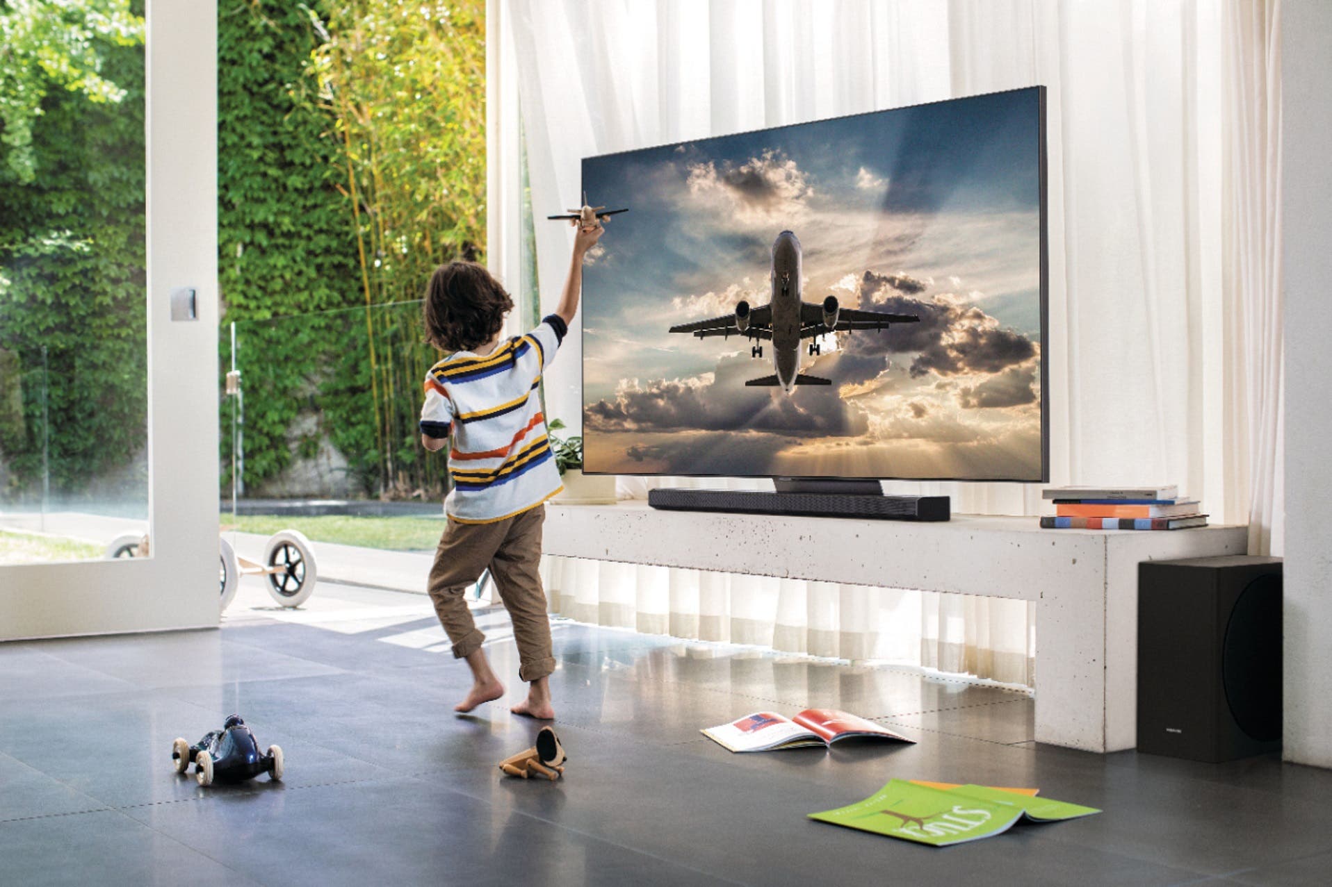 Samsung Electronics QN85Q90TAFXZA Titan Black