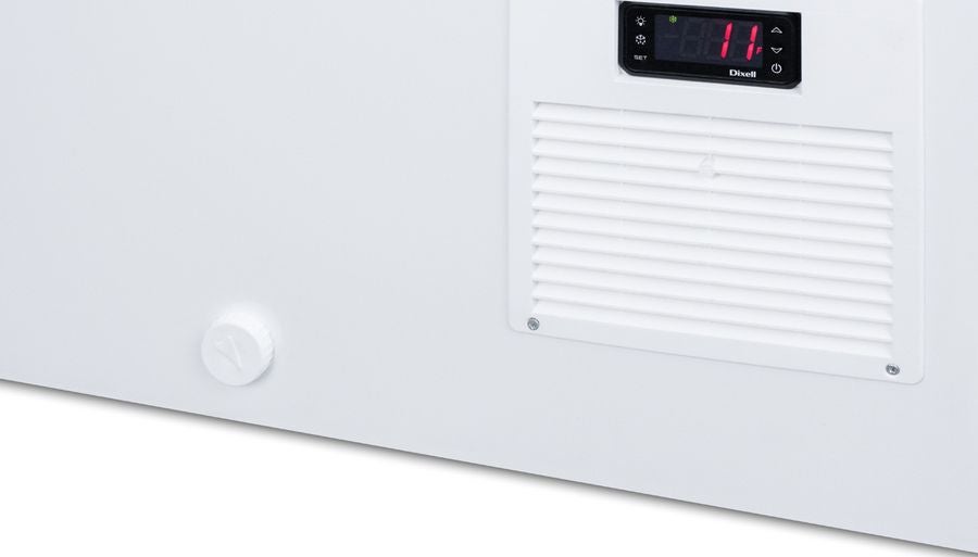 Summit FOCUS106 42 Inch, 9.5 Cu. Ft. Chest Freezer White