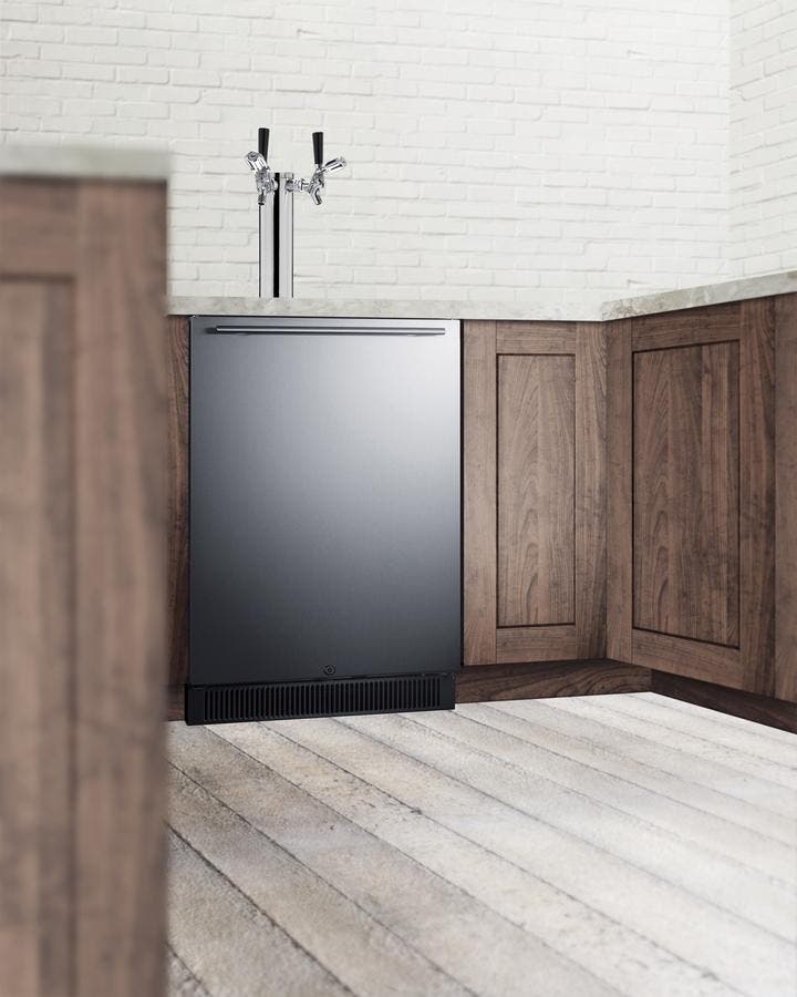 Summit SBC677BITWINTL Stainless Steel/Black, Dual TapLock
