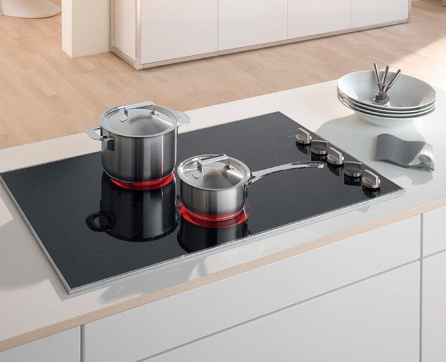 Miele KM5627240V Black, 240 Volts
