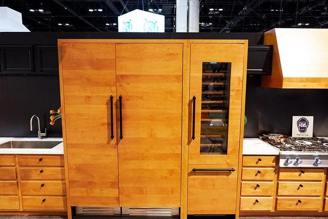 Hestan KFCR24 Steeletto, Right Hinge