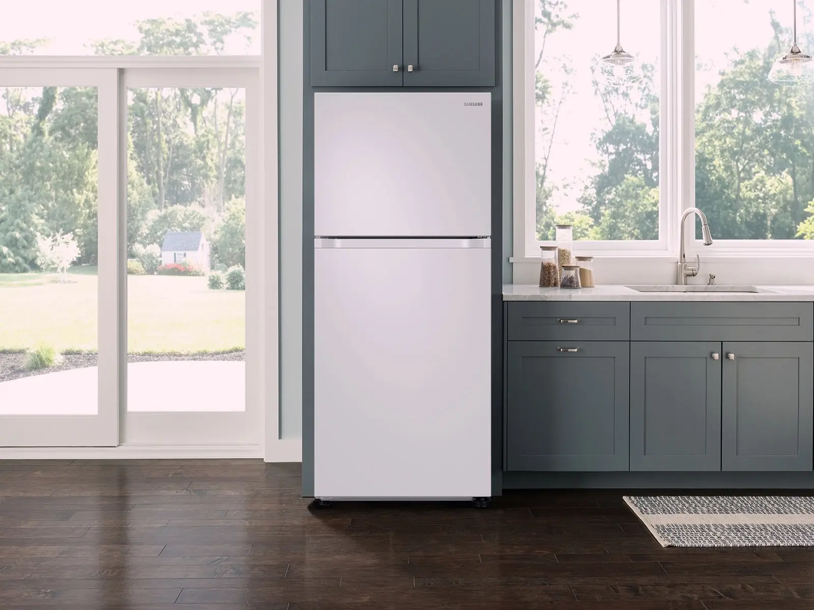 Samsung RT21M6213WW 21 cu. ft. Top Freezer Refrigerator White