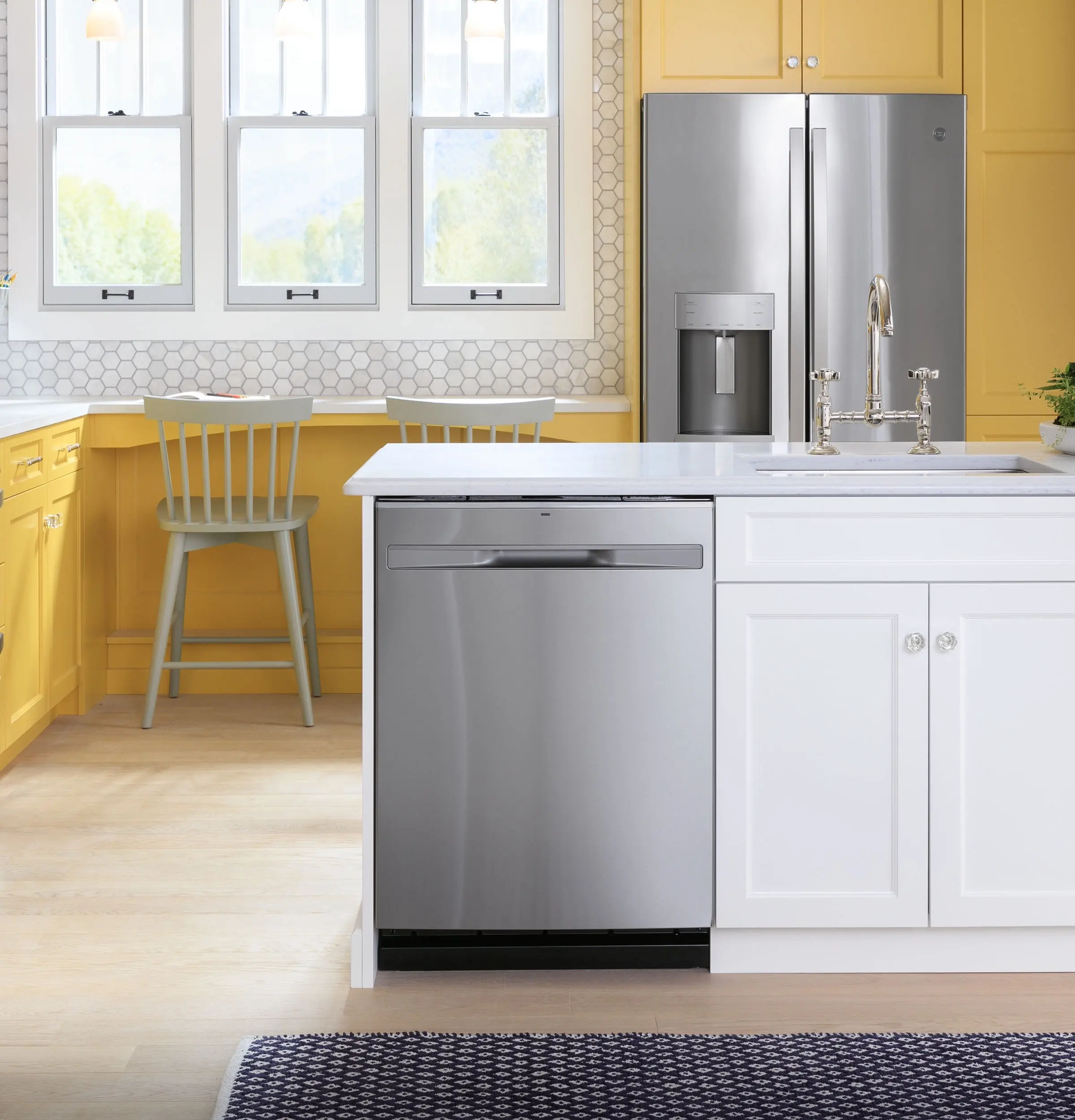 GE GDP645SYNFS Fingerprint Resistant, Stainless Steel