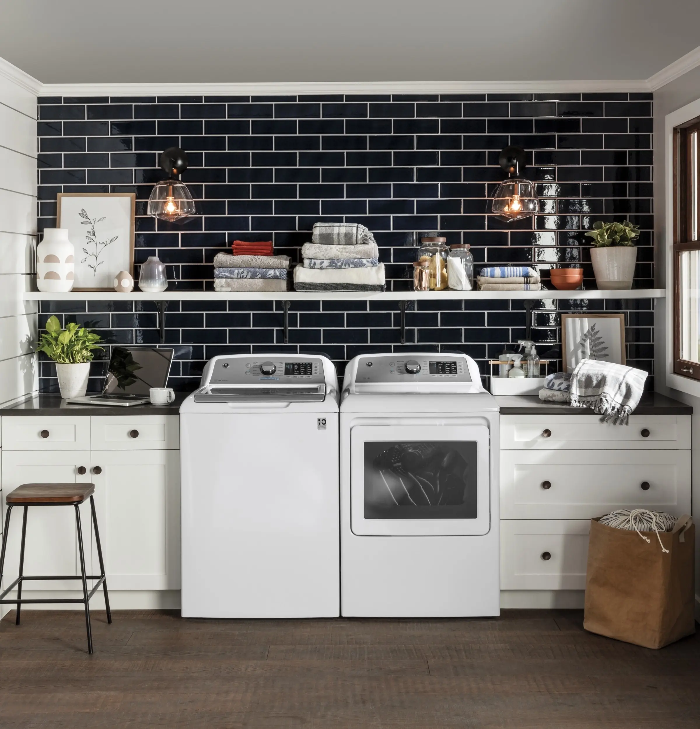 GE GTW725BSNWS White