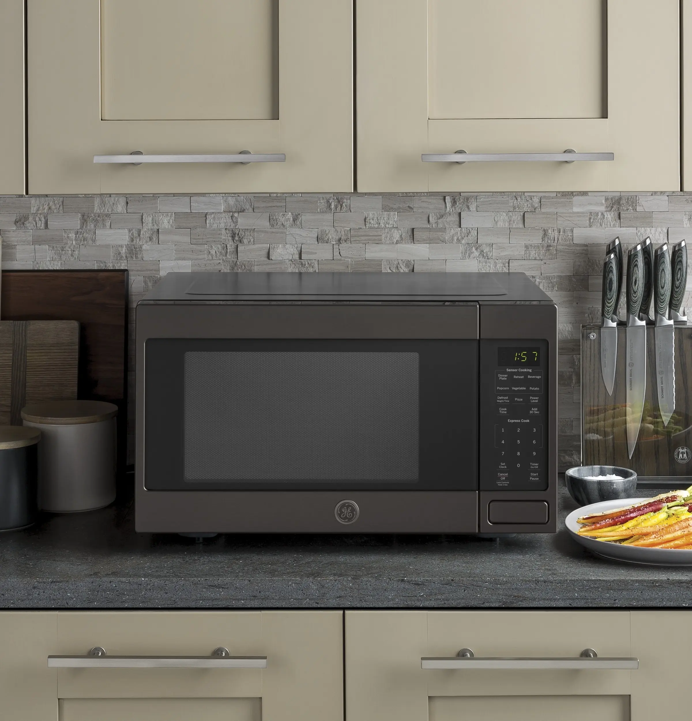 GE JES1657BMTS Black Stainless Steel