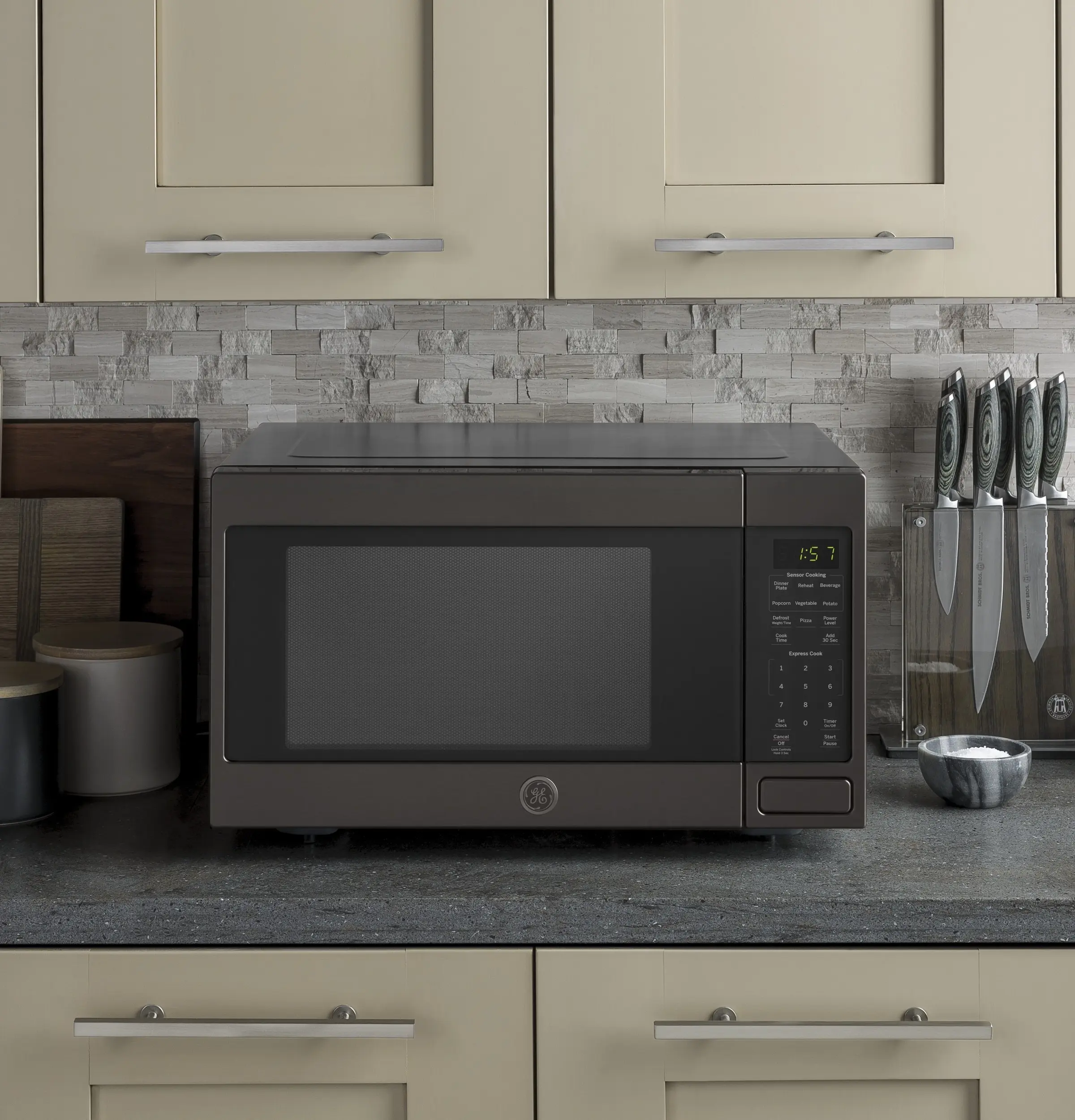 GE JES1657BMTS Black Stainless Steel