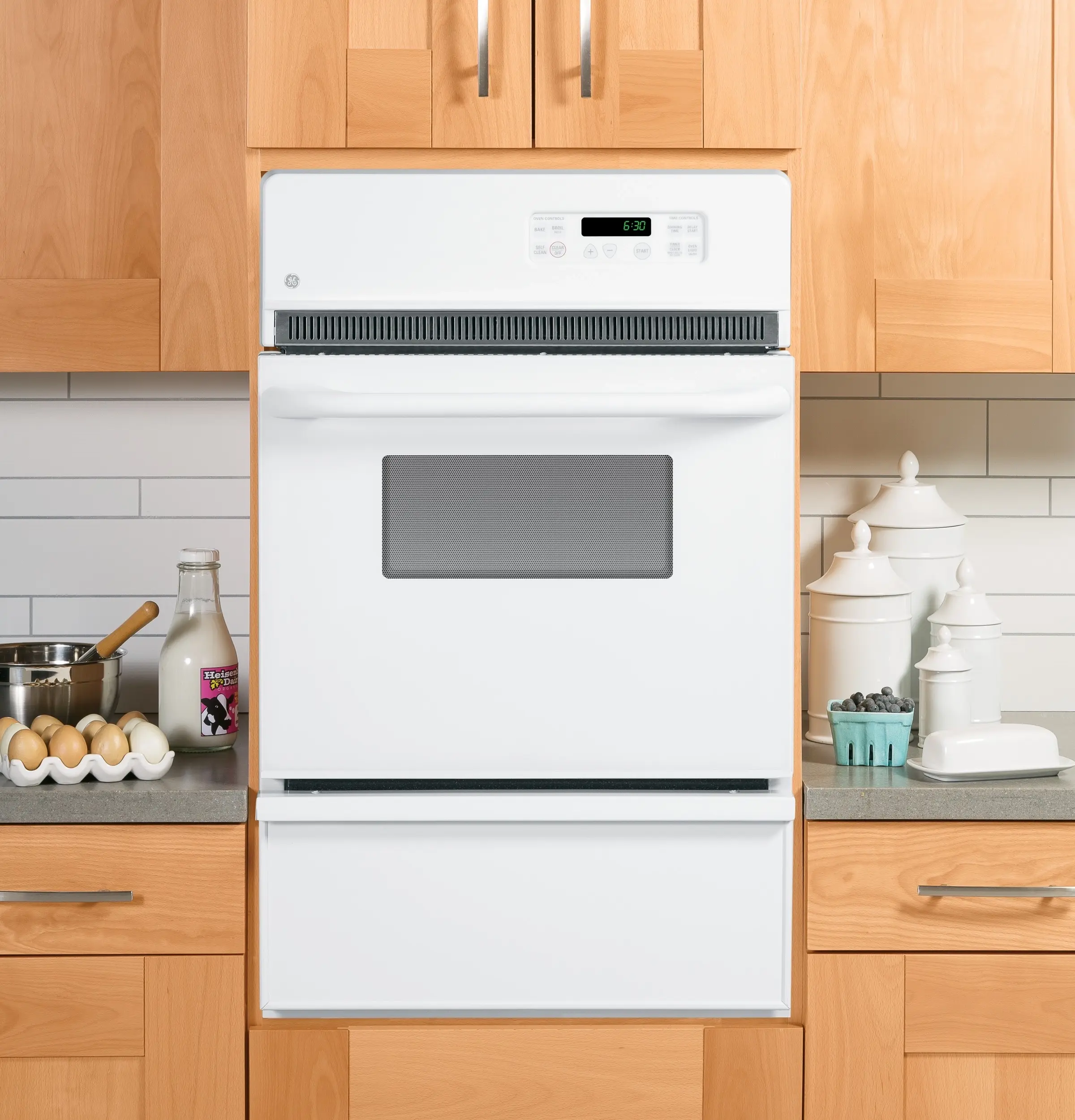 GE JGRP20WEJWW White On White